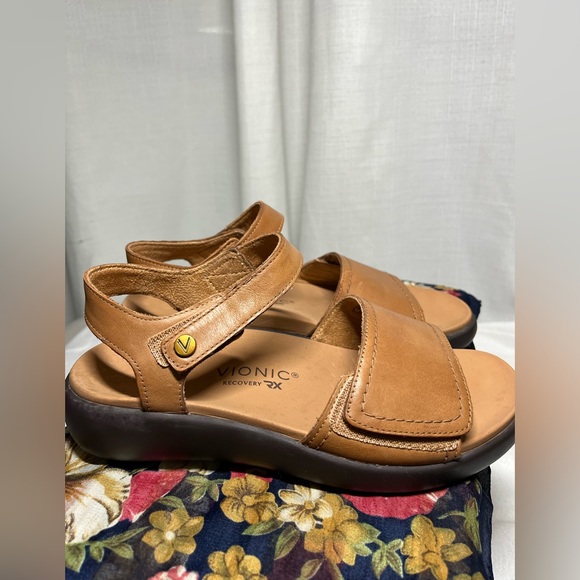 Vionic awaken RX tan NWOB - 6 - Picture 8 of 13